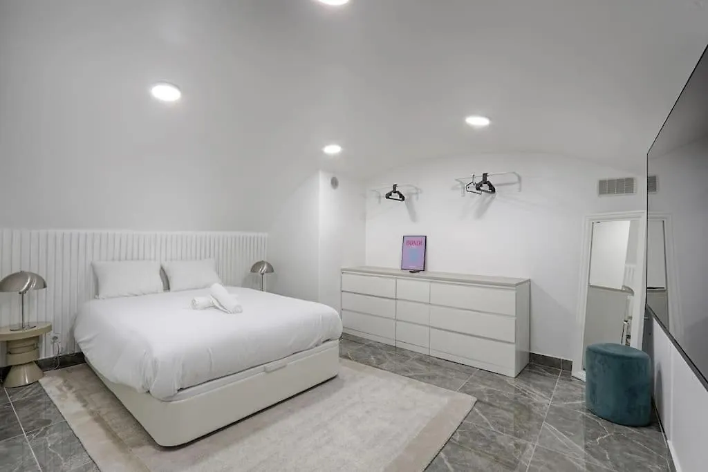 Buttes Chaumont Charming Apartment 4P Paris